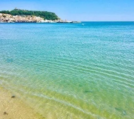 The Breakwaters, One Min From Harbour & Beach *
